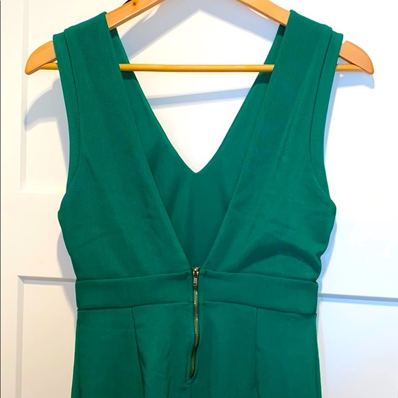 Brand New Emerald Green body-con low back dress - Picture 4 of 15